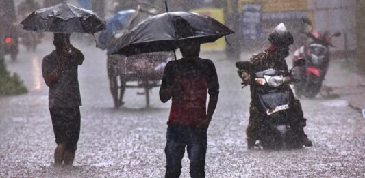 Heavy rain in Telangana; schools, colleges shut in Hyderabad Hyderabad Heavy Rainfall