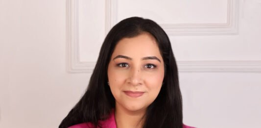 “From Linens to Lipsticks: The Entrepreneurial Odyssey of Harlin Sachdeva, Founder & CEO of House Of Makeup”
