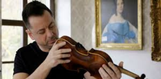 A Secret Note Hidden in Dachau-built ‘Violin of Hope’ Tells a Tale of Survival and Craftsmanship